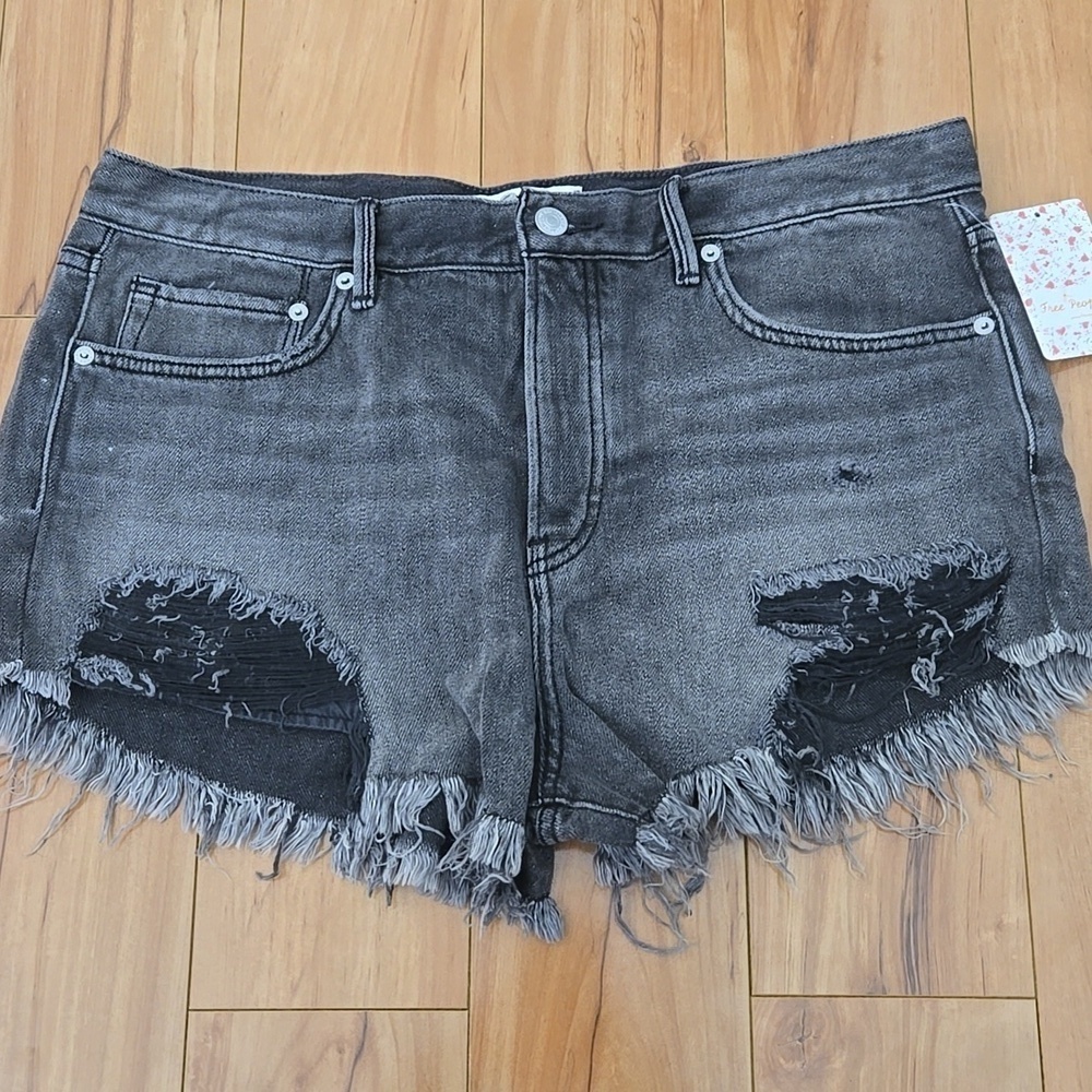 We The Free - Free People Fray Hem Black Denim Shorts Size 31
